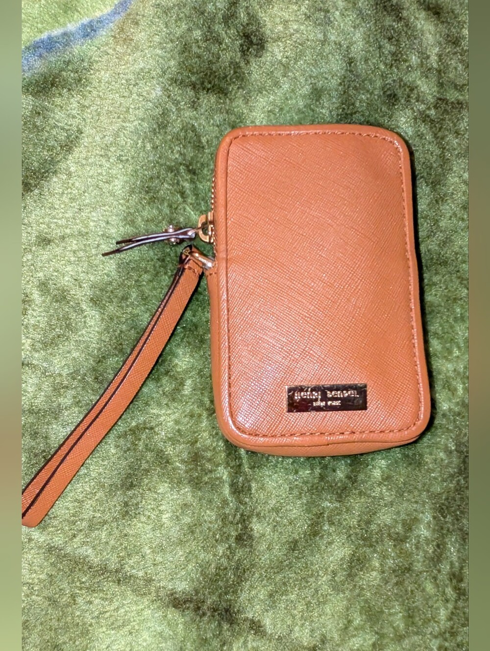 Henri Bendel ID Credit Card Zip Wallet Wristlet Tan VGC